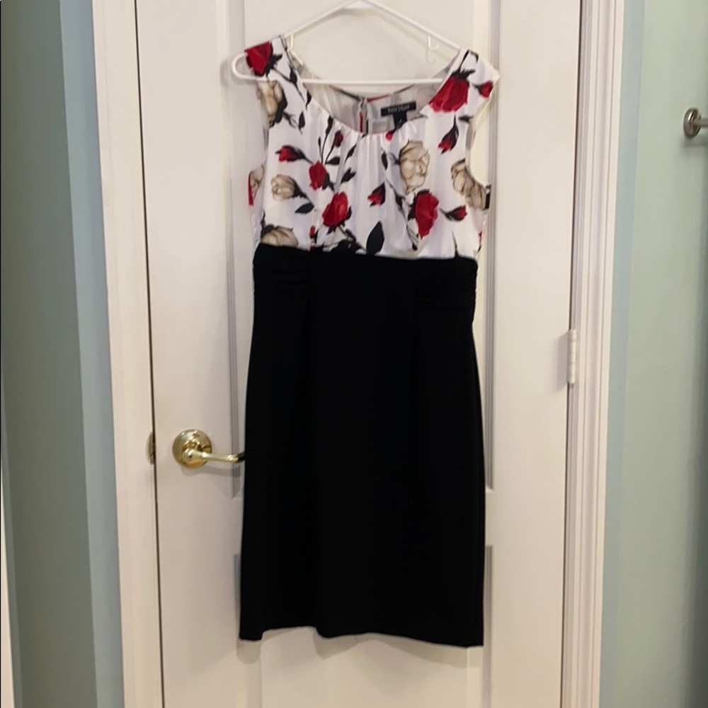 White House Black Market floral dress. Size 8.